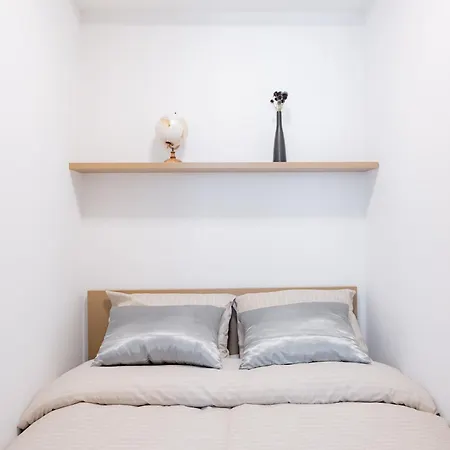 Castle Hill Terrace Apartment *